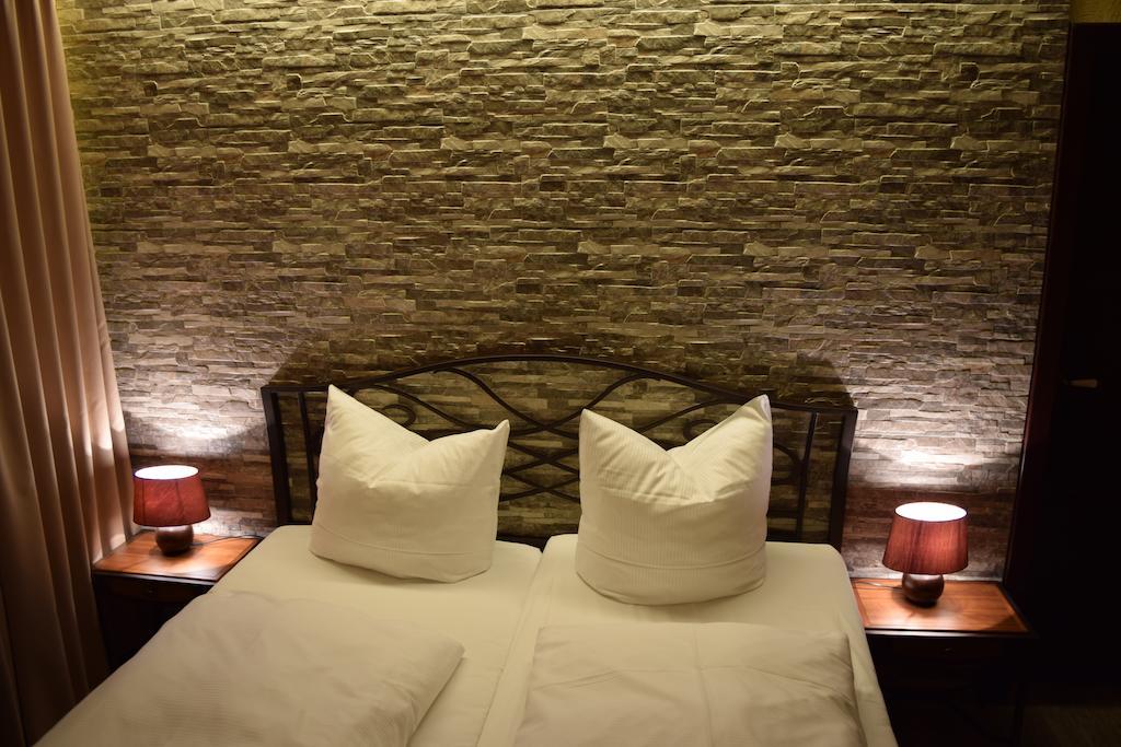 Hotel Arte Vida Ohg ชเปรมแบร์ก ห้อง รูปภาพ