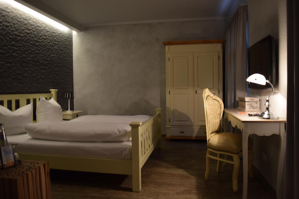 Hotel Arte Vida Ohg ชเปรมแบร์ก ภายนอก รูปภาพ