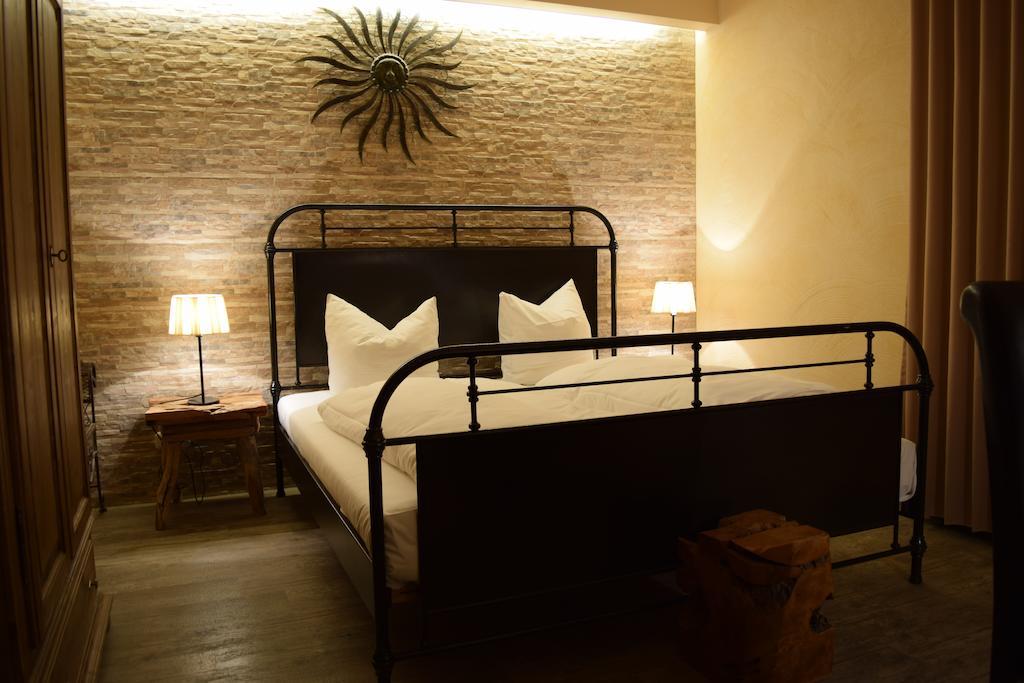 Hotel Arte Vida Ohg ชเปรมแบร์ก ภายนอก รูปภาพ