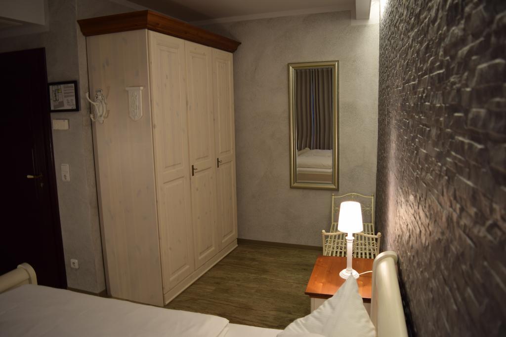 Hotel Arte Vida Ohg ชเปรมแบร์ก ภายนอก รูปภาพ