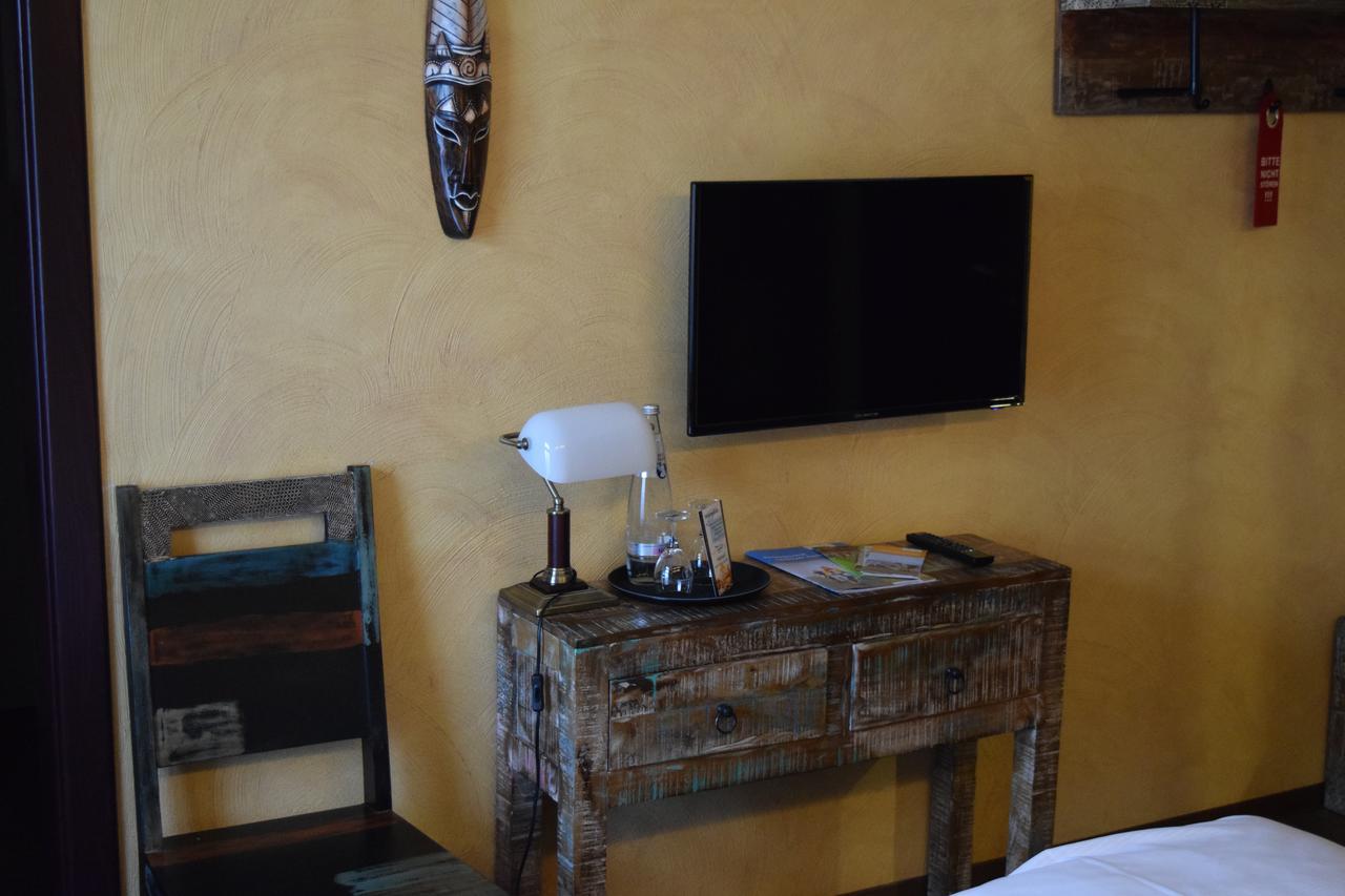 Hotel Arte Vida Ohg ชเปรมแบร์ก ภายนอก รูปภาพ
